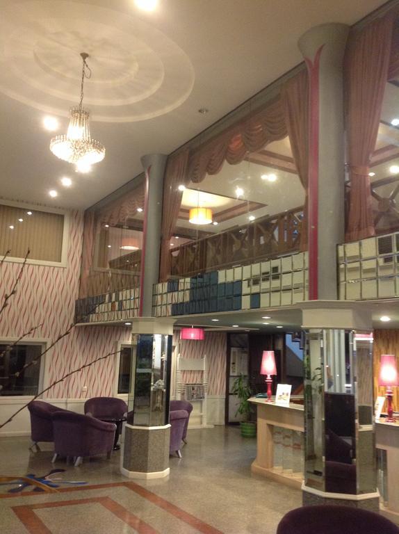 צ'יאנג מאי Highway Hotel מראה חיצוני תמונה