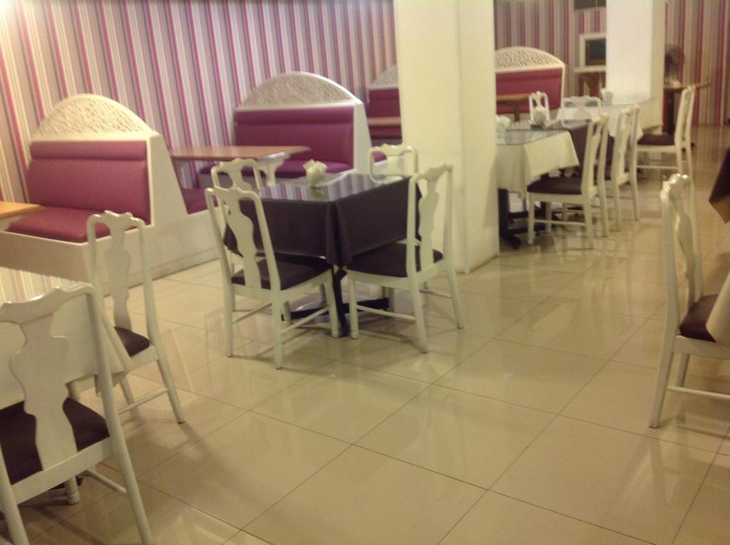 צ'יאנג מאי Highway Hotel מראה חיצוני תמונה