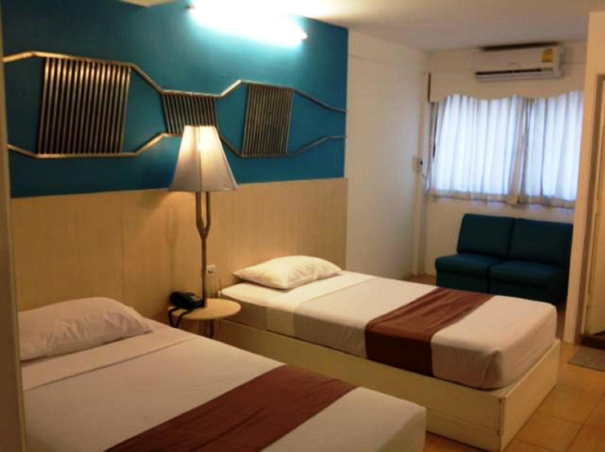 צ'יאנג מאי Highway Hotel מראה חיצוני תמונה
