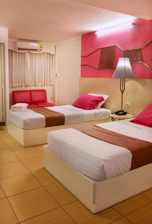 צ'יאנג מאי Highway Hotel מראה חיצוני תמונה
