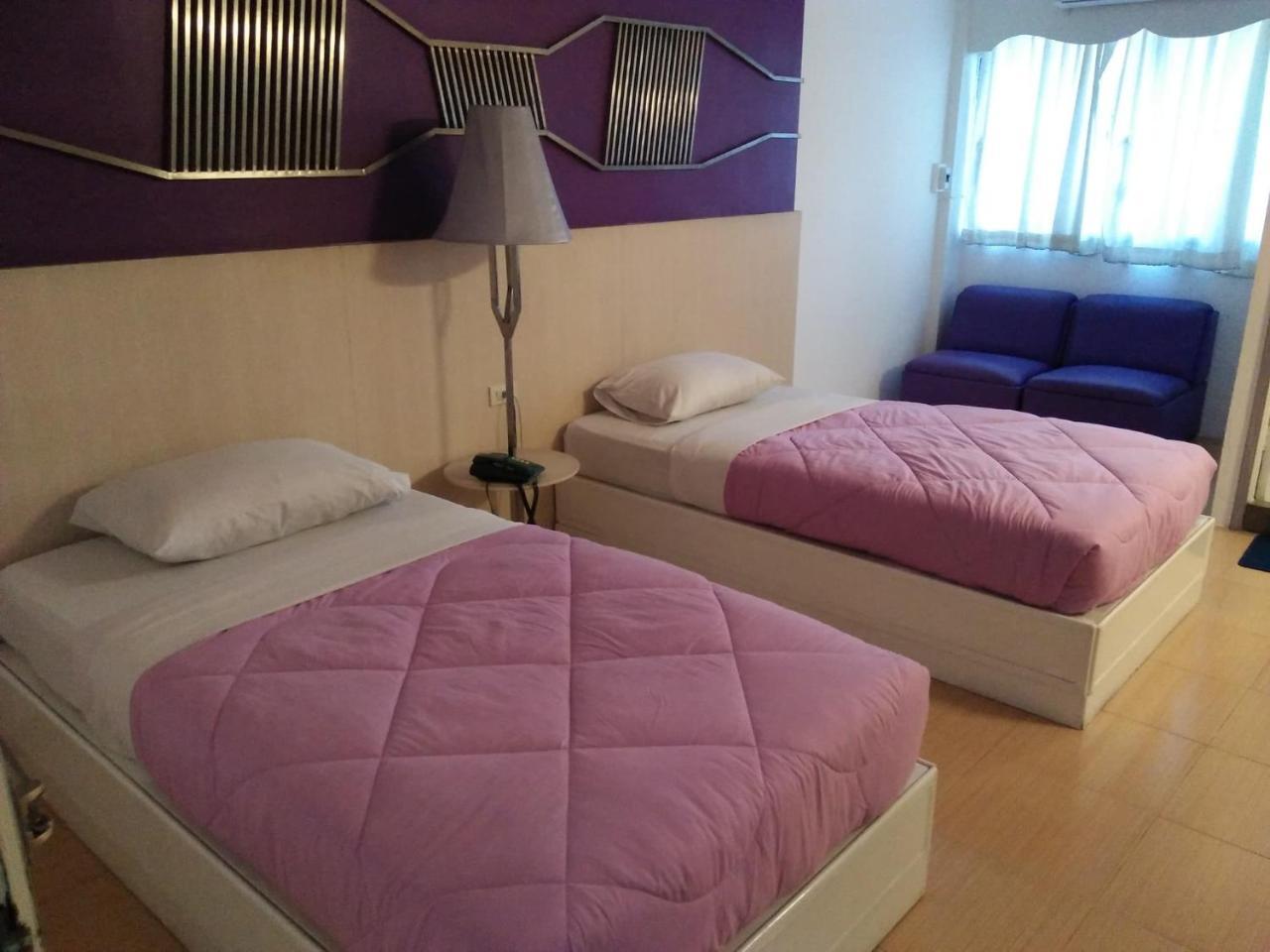 צ'יאנג מאי Highway Hotel מראה חיצוני תמונה