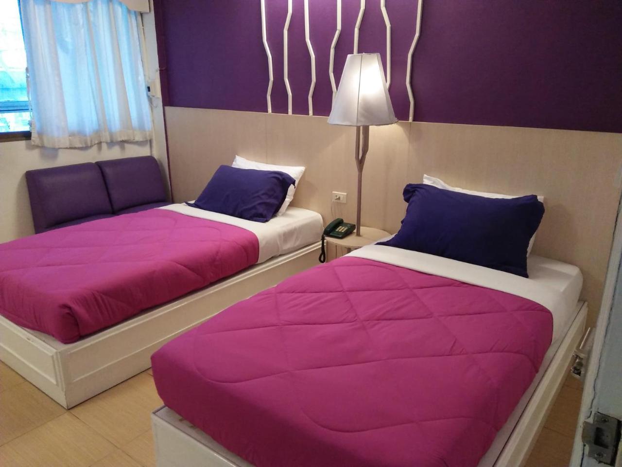 צ'יאנג מאי Highway Hotel מראה חיצוני תמונה