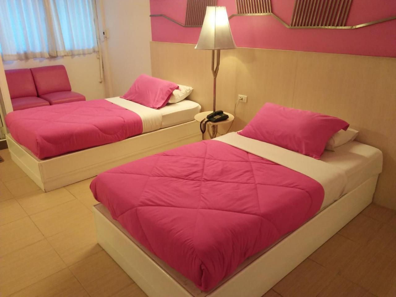 צ'יאנג מאי Highway Hotel מראה חיצוני תמונה