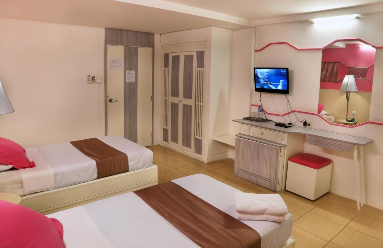 צ'יאנג מאי Highway Hotel מראה חיצוני תמונה