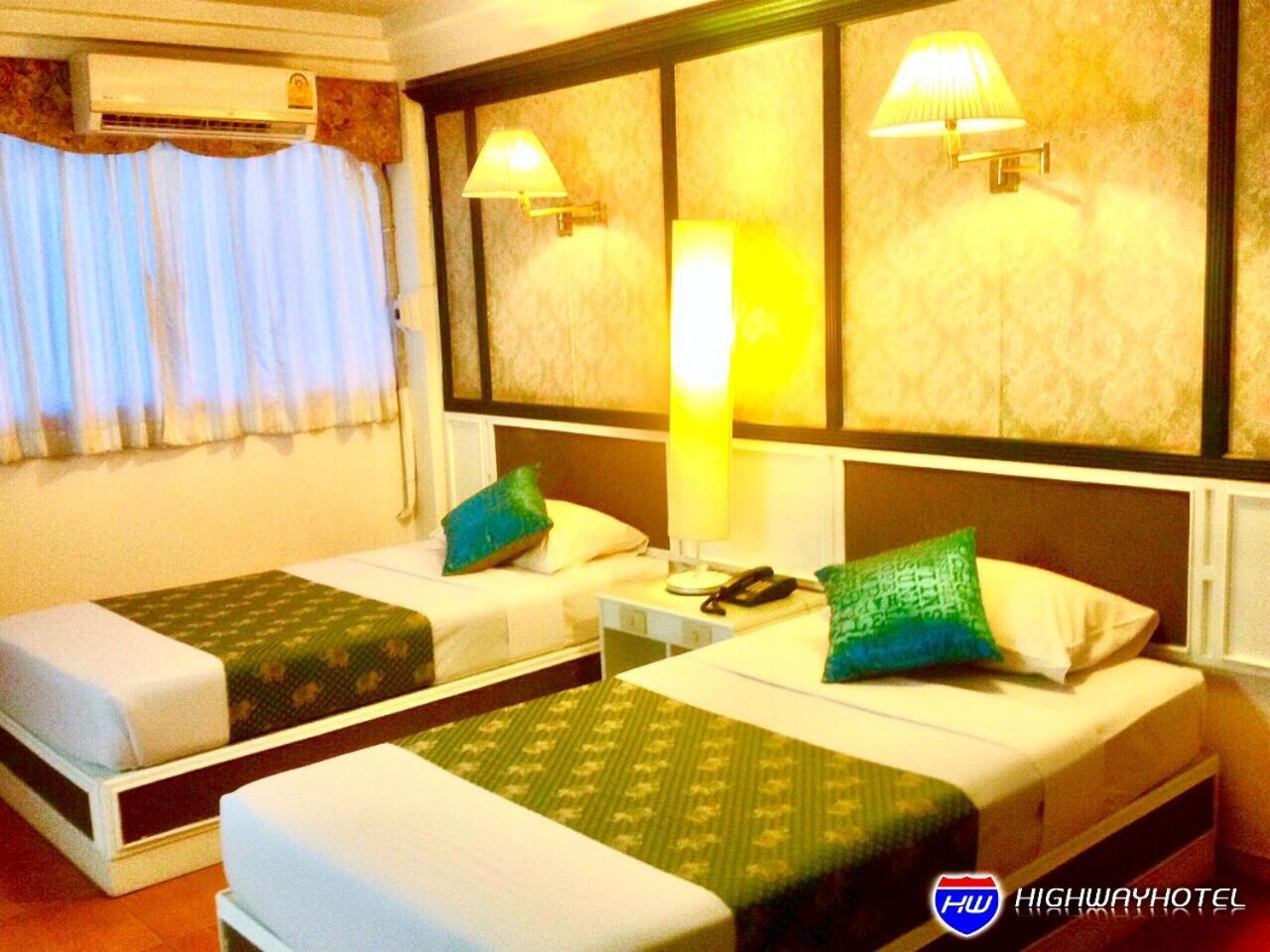 צ'יאנג מאי Highway Hotel מראה חיצוני תמונה