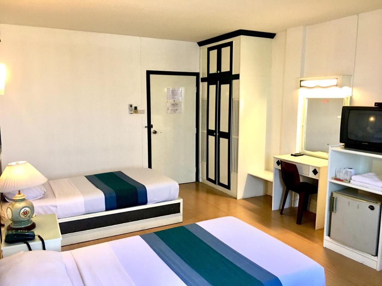 צ'יאנג מאי Highway Hotel מראה חיצוני תמונה