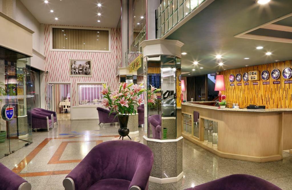 צ'יאנג מאי Highway Hotel מראה חיצוני תמונה