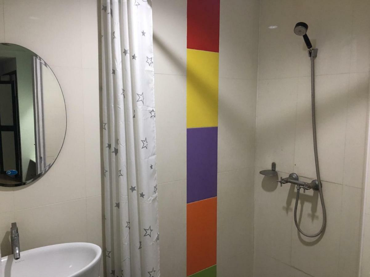 צ'יאנג מאי Highway Hotel מראה חיצוני תמונה
