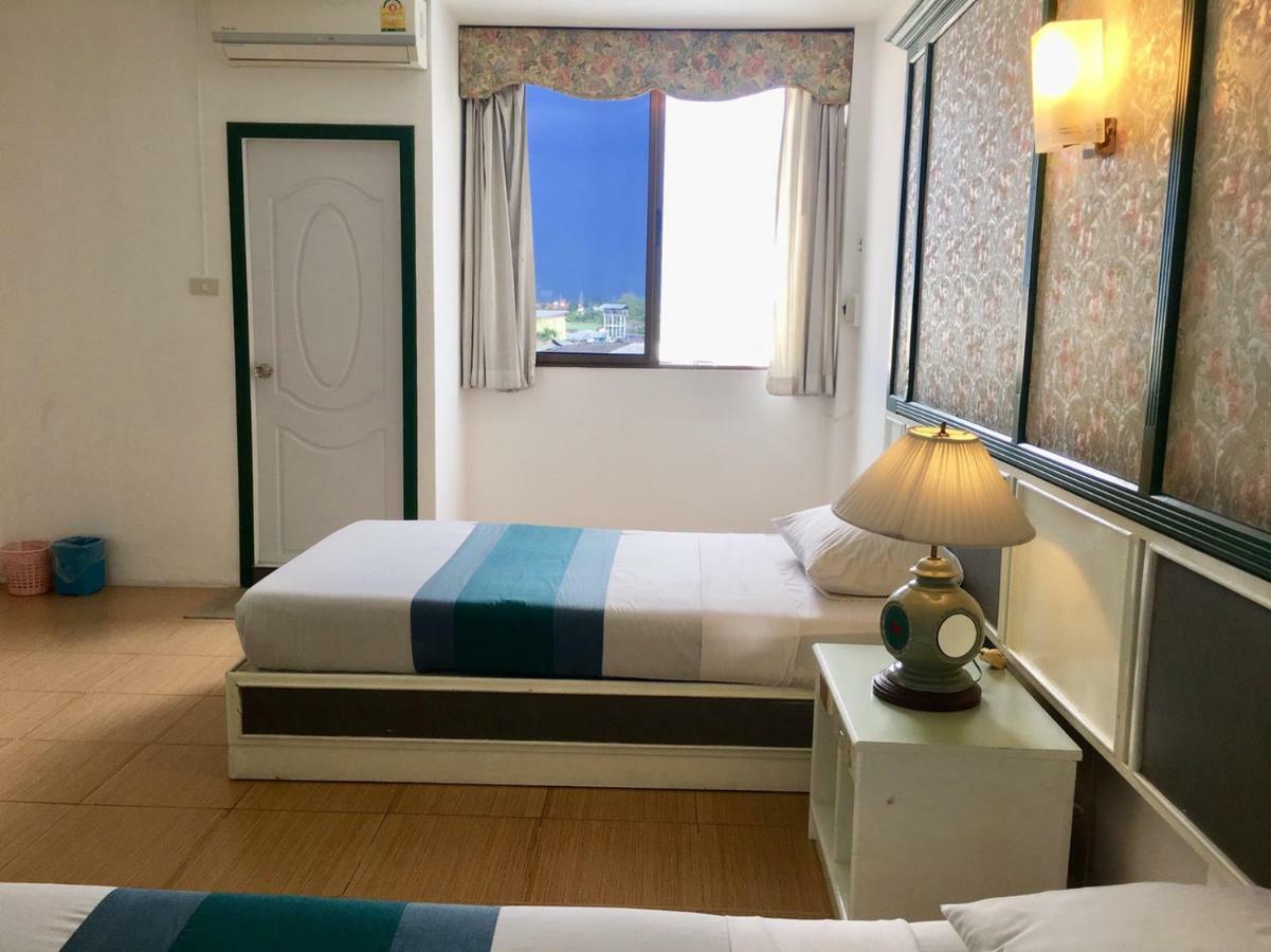 צ'יאנג מאי Highway Hotel מראה חיצוני תמונה