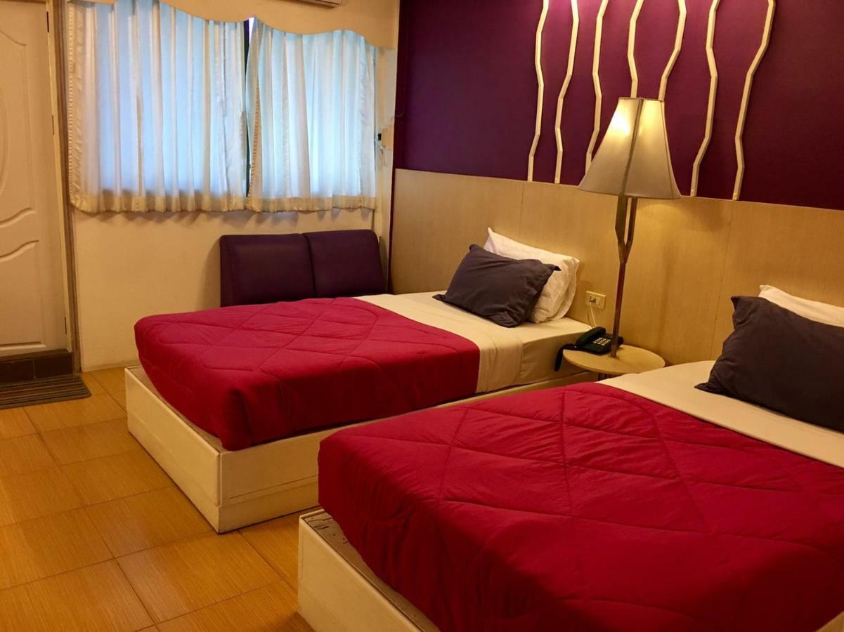 צ'יאנג מאי Highway Hotel מראה חיצוני תמונה